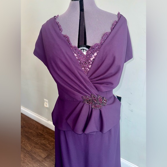 Elegant Purple mother of the bride Dress - Picture 2 of 9